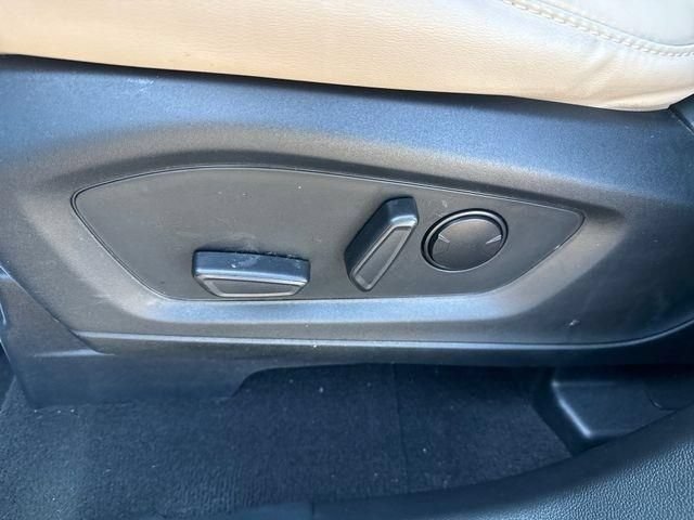 Used 2023 Ford Explorer XLT w/ Equipment Group 202A AWD/4WD image 7