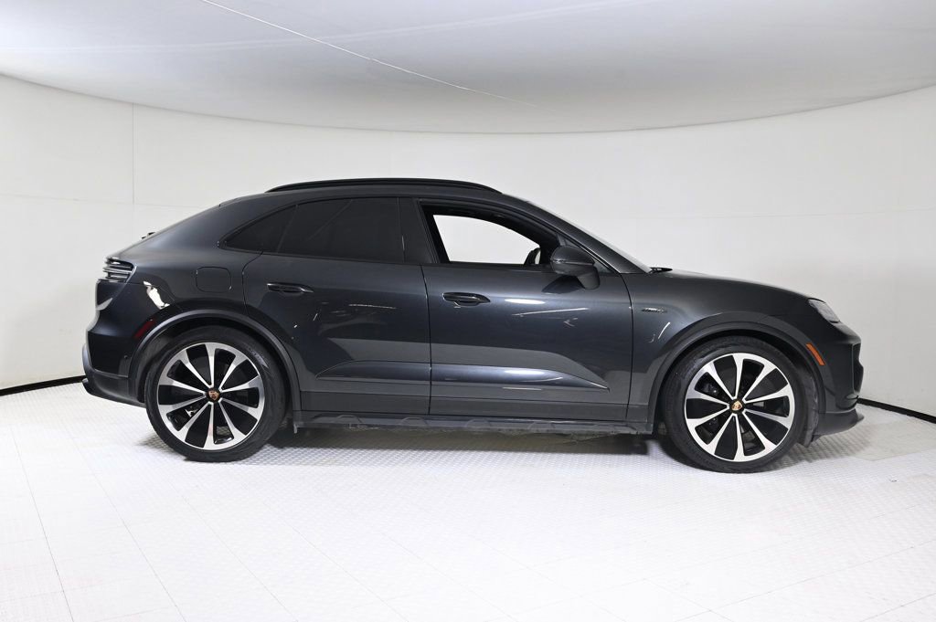 Certified 2025 Porsche Macan Electric RWD image 8