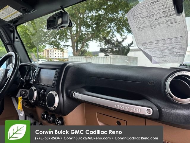 Used 2016 Jeep Wrangler Unlimited Sahara w/ Connectivity Group AWD/4WD image 35