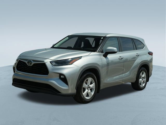 Used 2023 Toyota Highlander LE FWD video 3