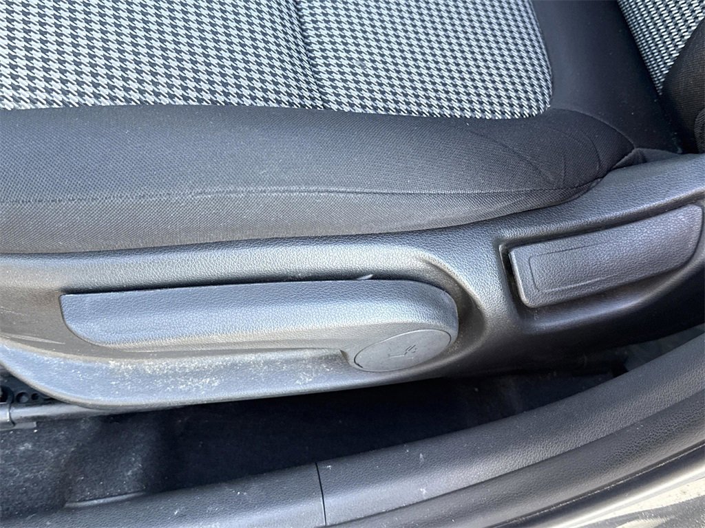 Used 2018 Hyundai Kona SE image 32