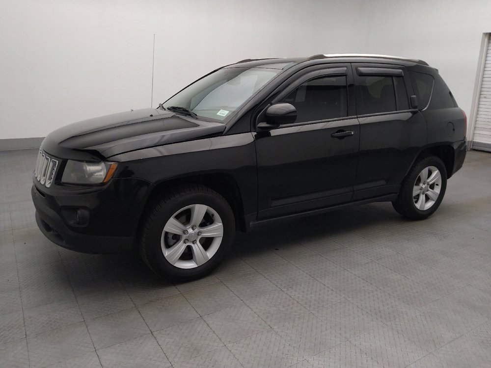 Used 2014 Jeep Compass Latitude w/ Sun/Sound Group AWD/4WD image 2