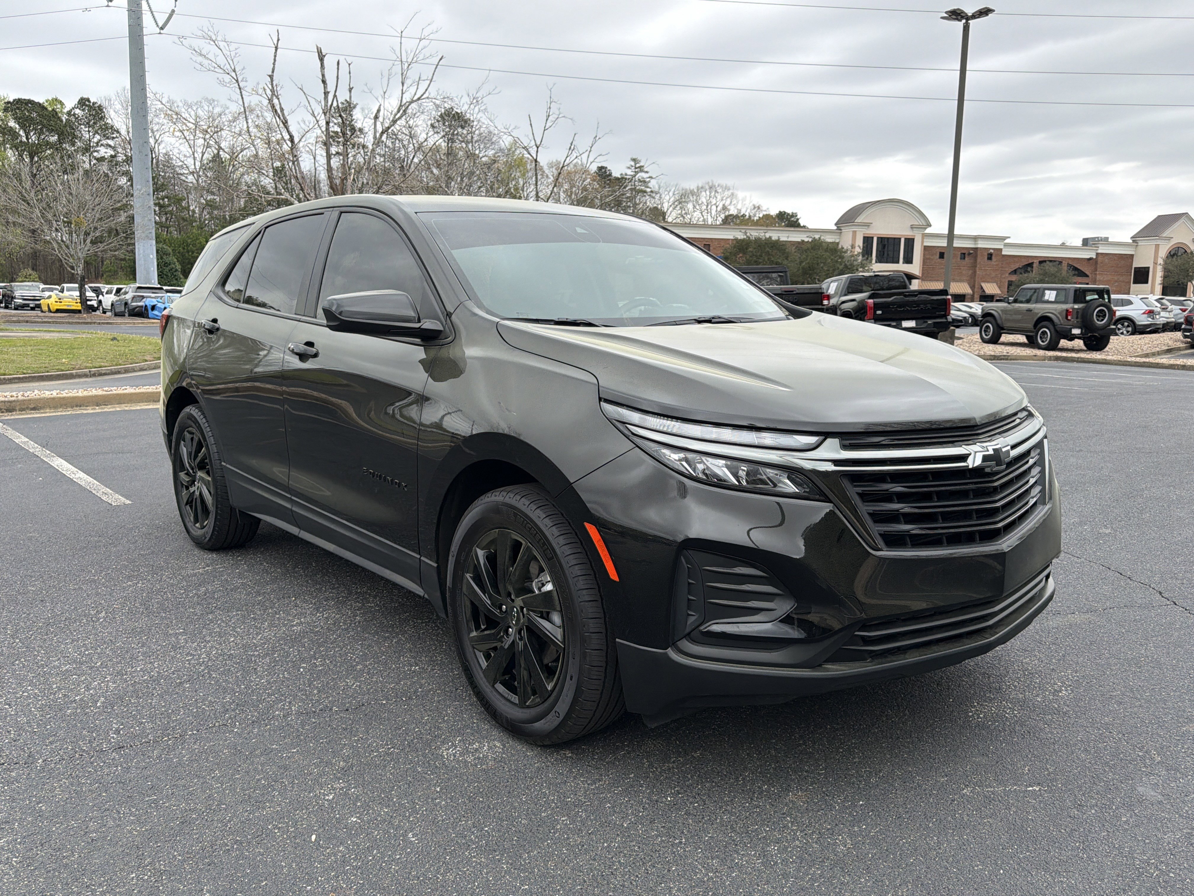 Used 2024 Chevrolet Equinox LS w/ LS Convenience Package image 3