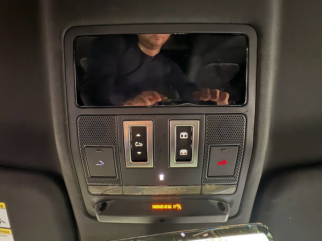 Used 2024 Land Rover Defender 110 S image 29