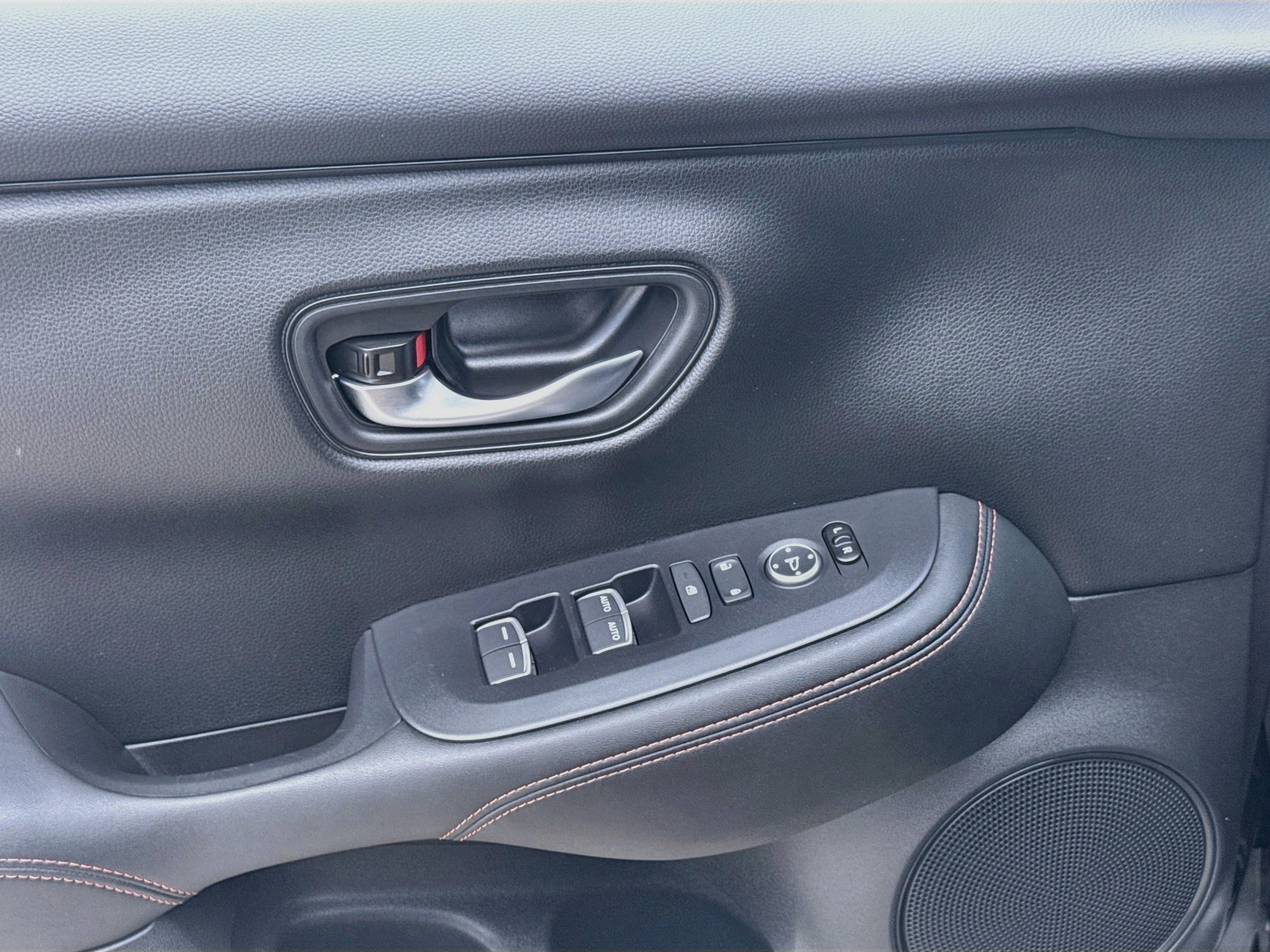 Certified 2026 Honda HR-V Sport image 22