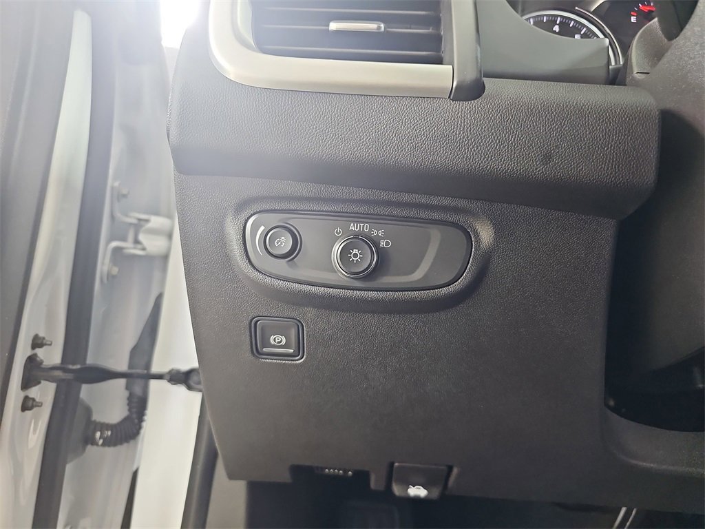 Certified 2023 GMC Terrain SLE w/ Driver Convenience Package image 31