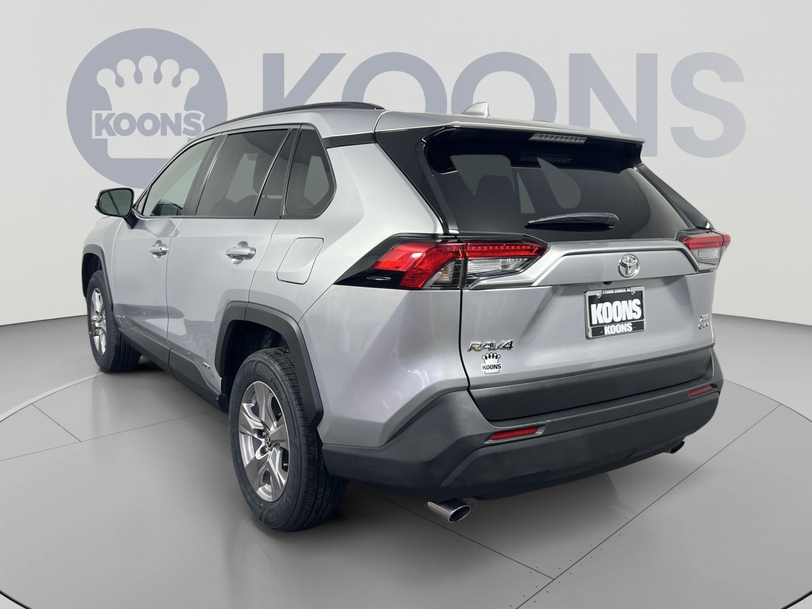 Used 2025 Toyota RAV4 XLE AWD/4WD image 4