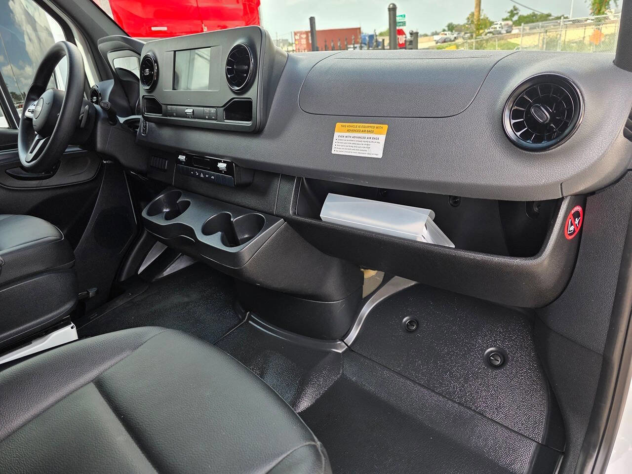 Used 2021 Freightliner Sprinter 2500 image 18