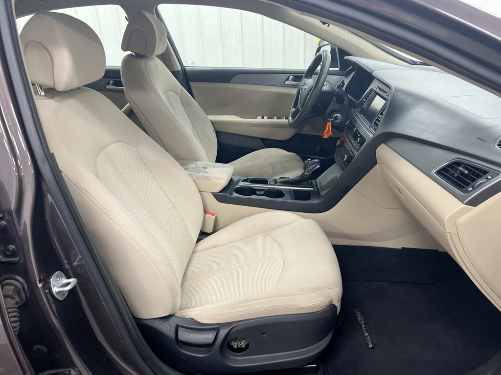 Used 2016 Hyundai Sonata SE FWD image 21