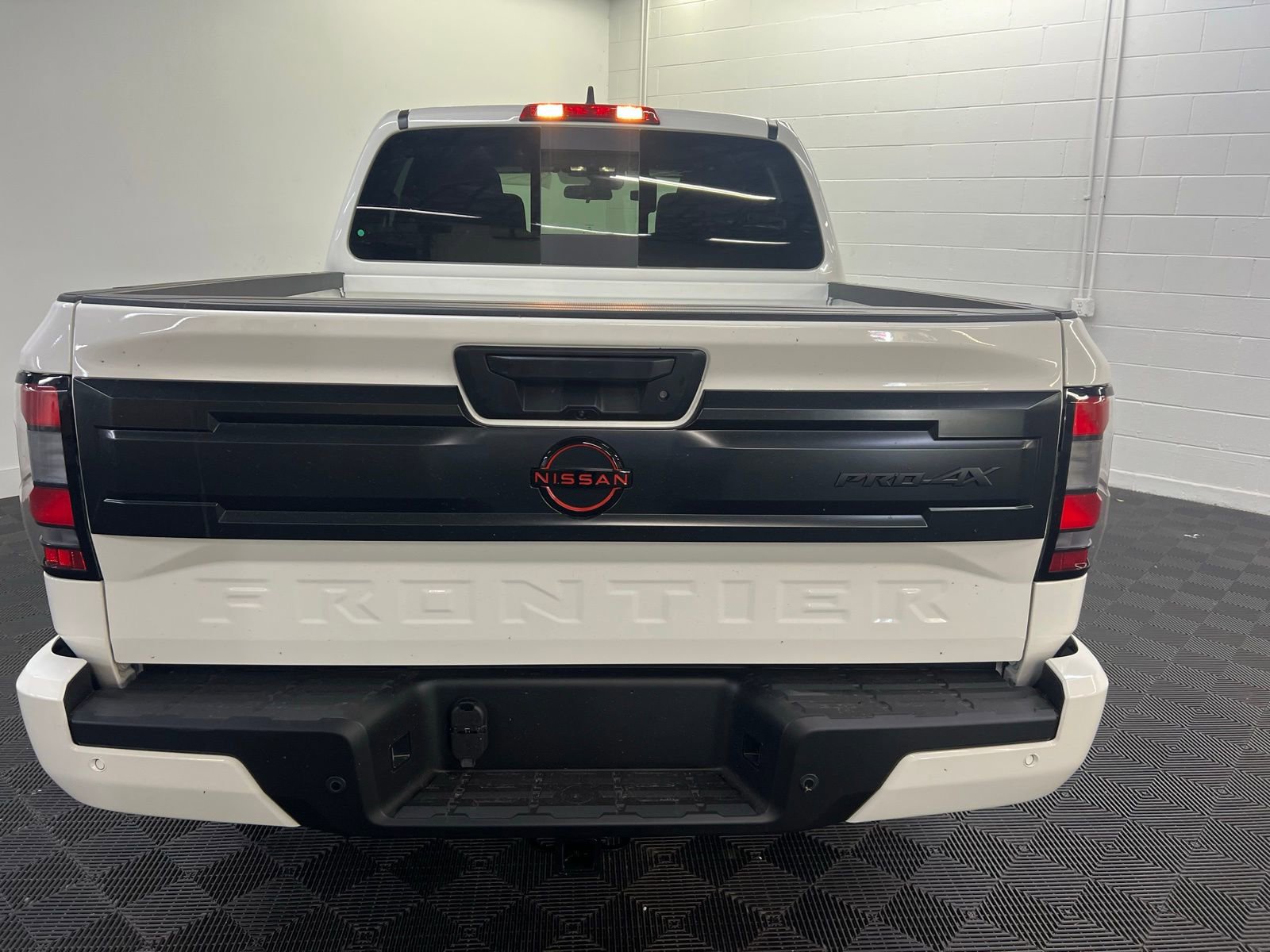 New 2025 Nissan Frontier PRO-4X w/ Tow Package image 6