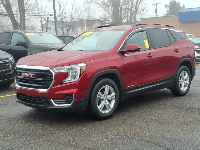 Certified 2022 GMC Terrain SLE w/ Driver Convenience Package AWD/4WD image 1