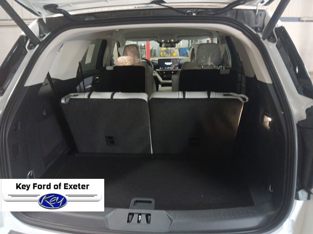 New 2026 Ford Explorer Platinum AWD/4WD image 13