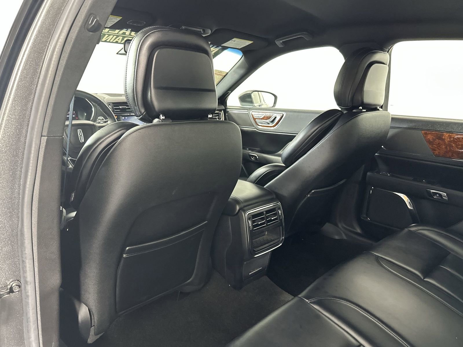 Used 2020 Lincoln Continental image 24