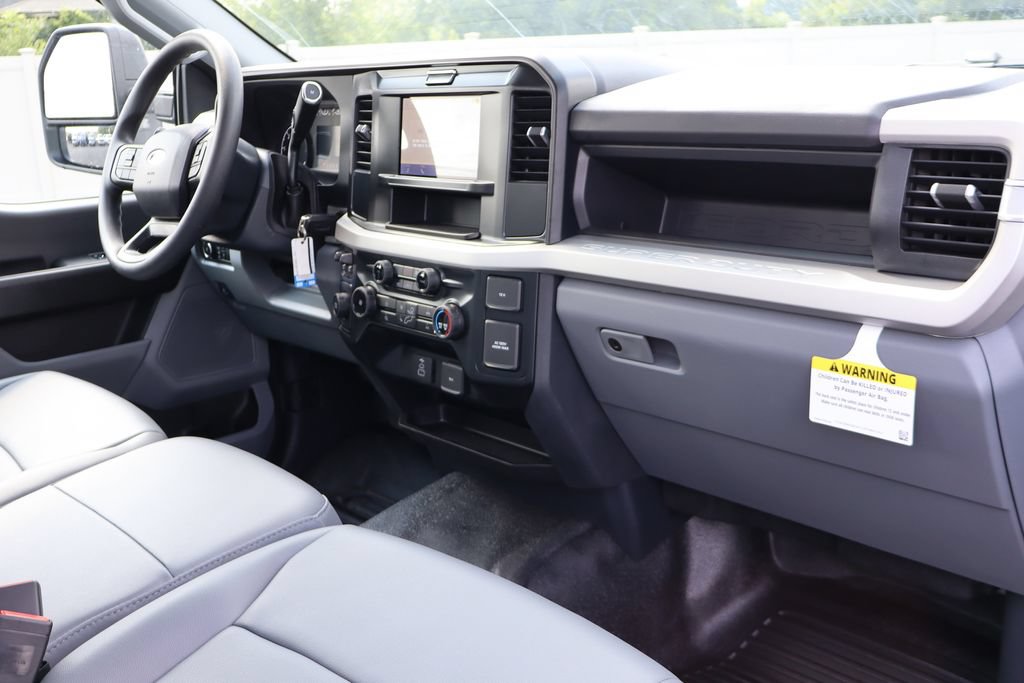 New 2026 Ford F550 2WD Regular Cab Super Duty image 27