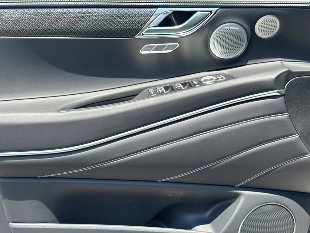 New 2026 Genesis GV80 3.5T e-SC AWD/4WD image 12