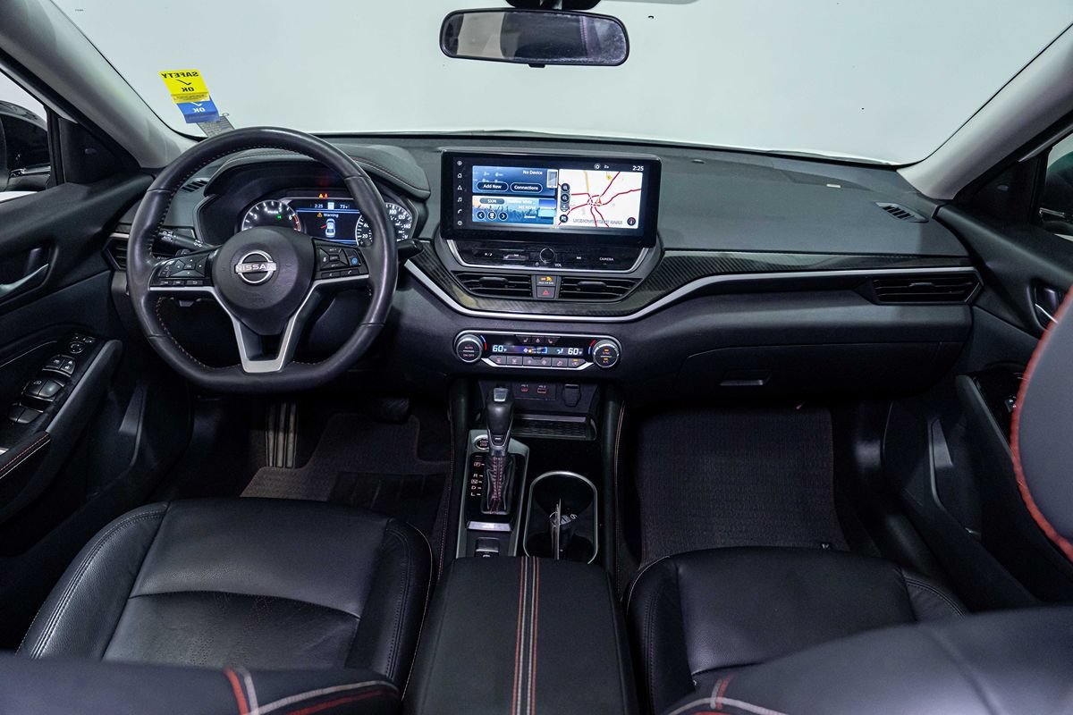 Used 2023 Nissan Altima 2.0 SR FWD image 28