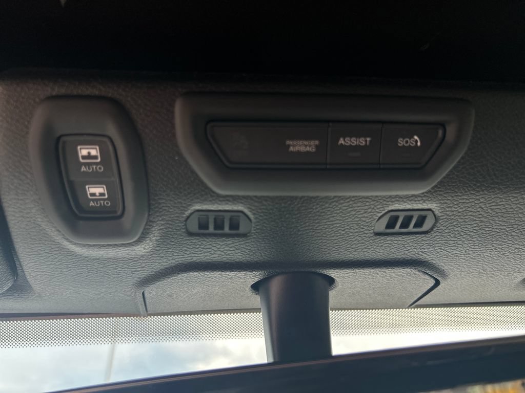 Used 2023 Jeep Wrangler Unlimited Rubicon w/ Cold Weather Group AWD/4WD image 16