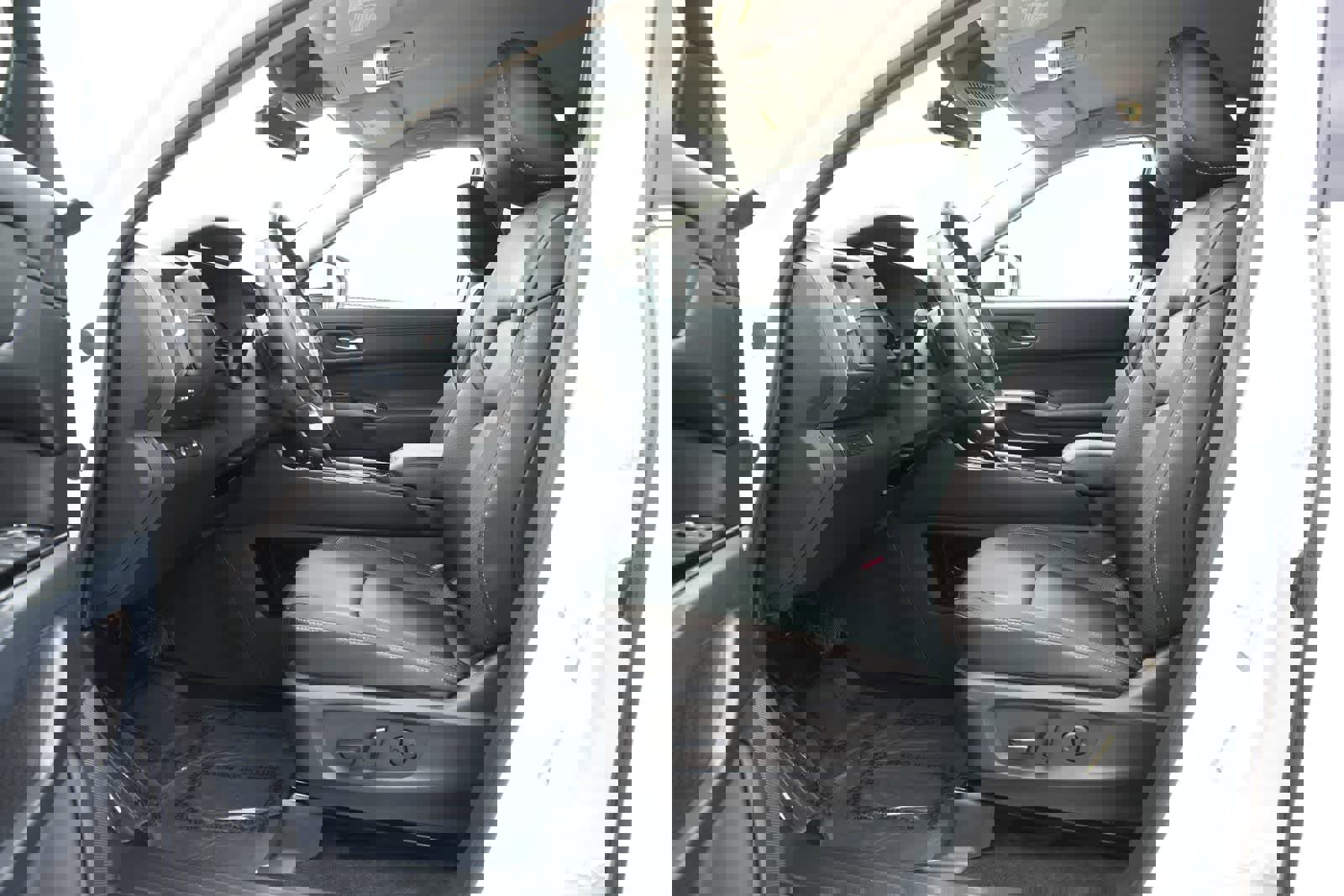 Used 2025 Nissan Pathfinder SL image 17