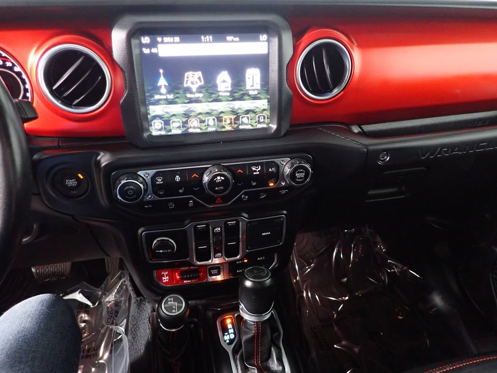 Used 2018 Jeep Wrangler Unlimited Rubicon w/ Dual Top Group AWD/4WD image 27