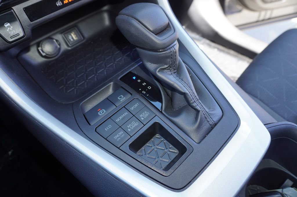 Certified 2025 Toyota RAV4 XLE w/ Convenience Package image 20