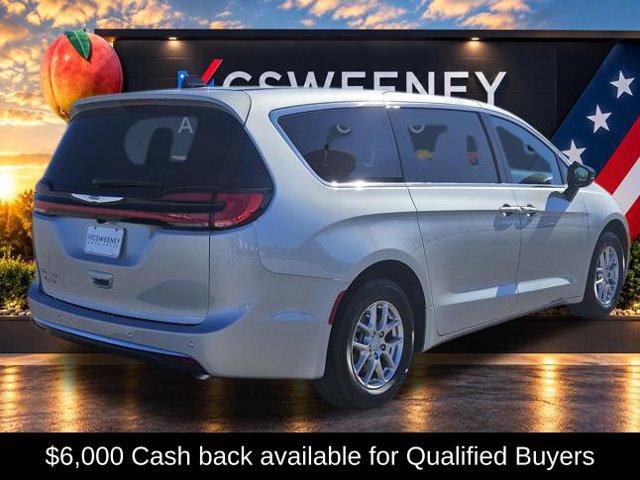 New 2026 Chrysler Pacifica Select FWD image 5
