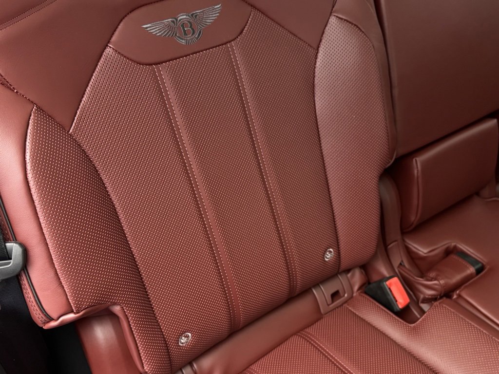 New 2025 Bentley Bentayga image 37