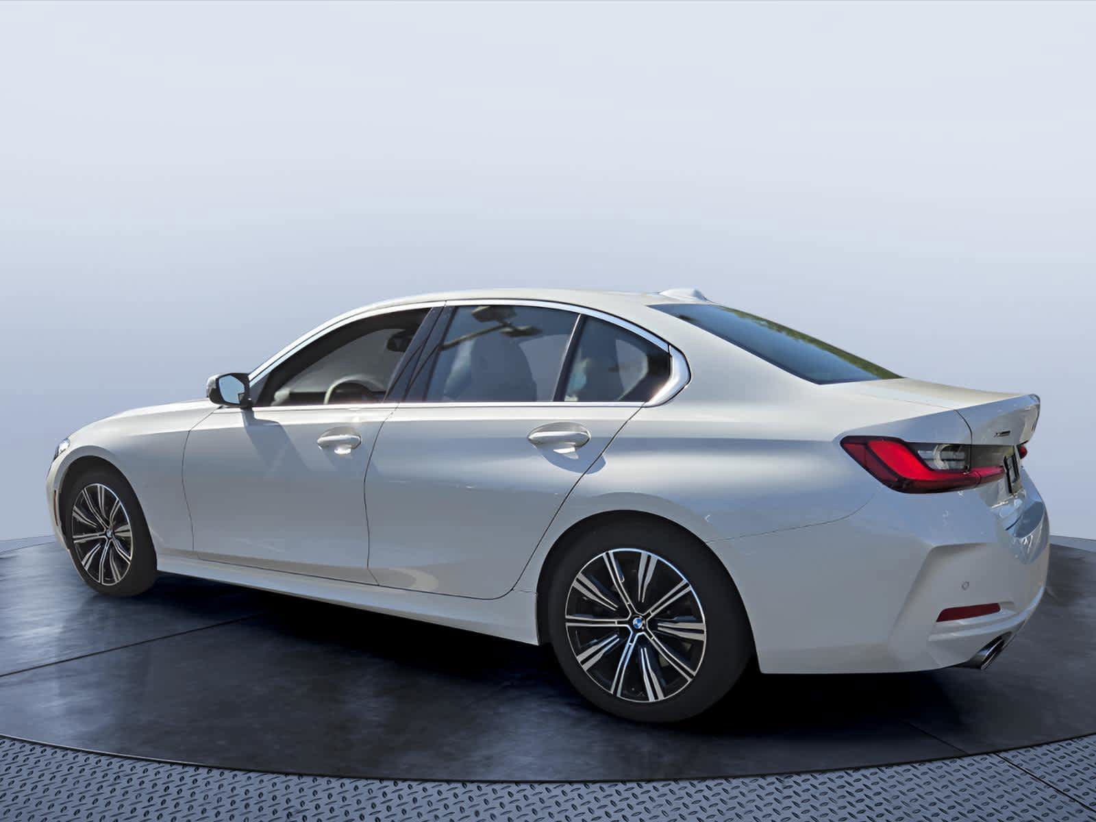 Certified 2025 BMW 330i xDrive Sedan AWD/4WD image 4
