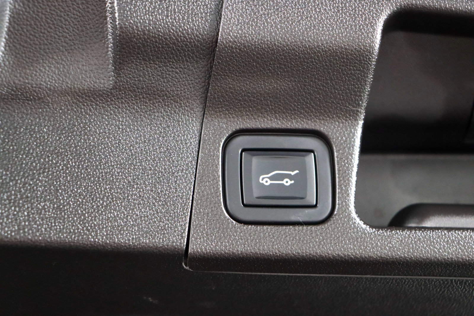 Used 2022 GMC Acadia SLT w/ Technology Package FWD image 32