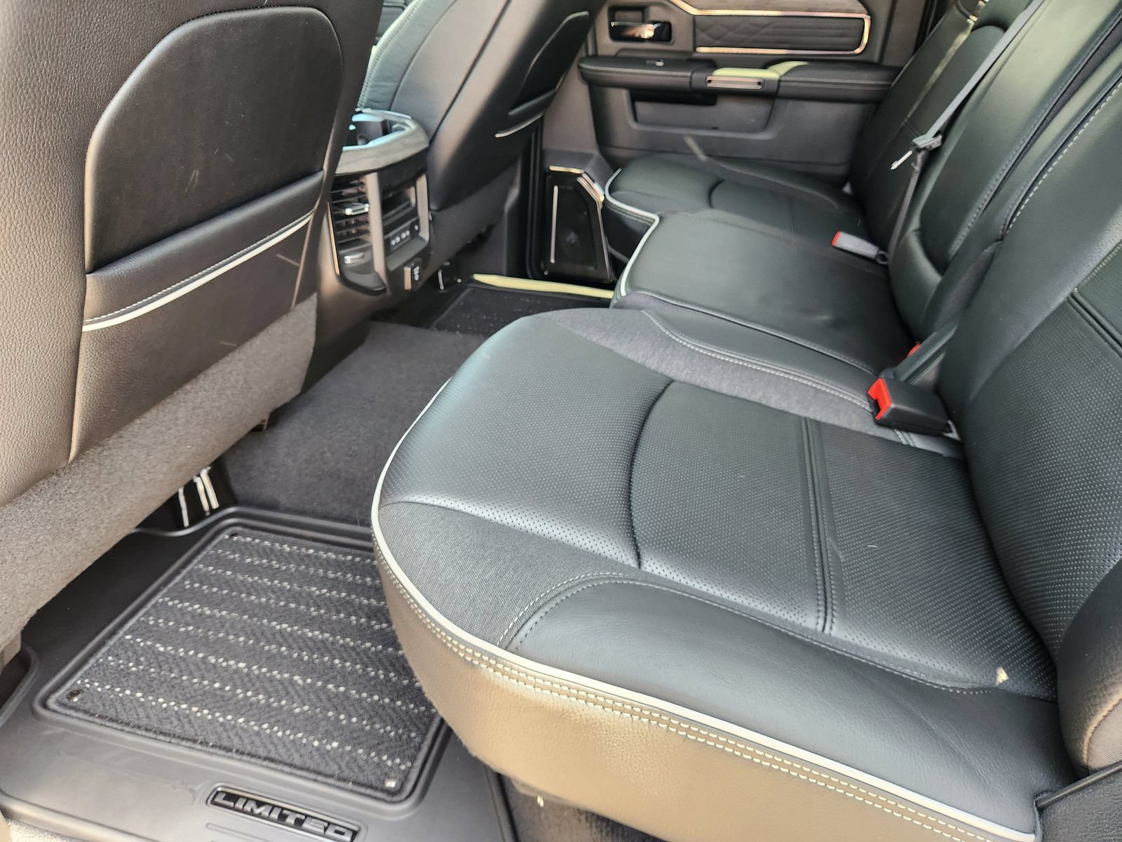 New 2026 RAM 3500 Limited AWD/4WD image 23