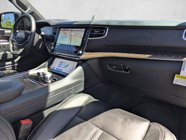 Used 2023 Jeep Grand Wagoneer L Series II w/ Flexible Seating Group AWD/4WD image 23