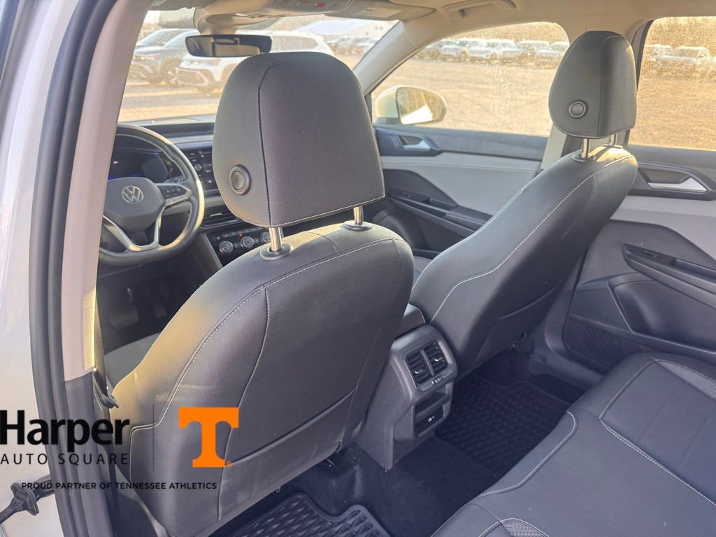 Used 2024 Volkswagen Taos SE image 11