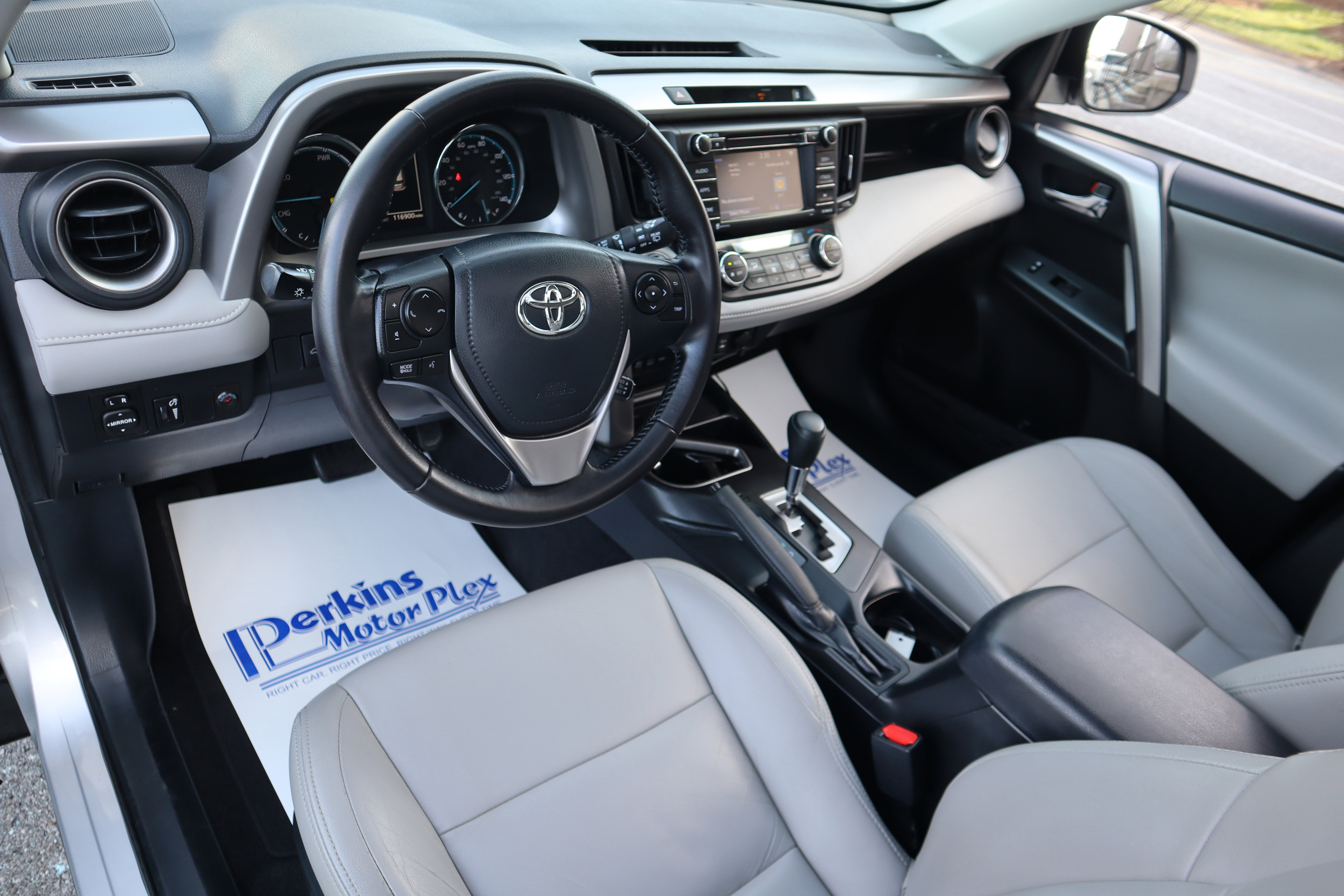 Used 2016 Toyota RAV4 XLE image 25