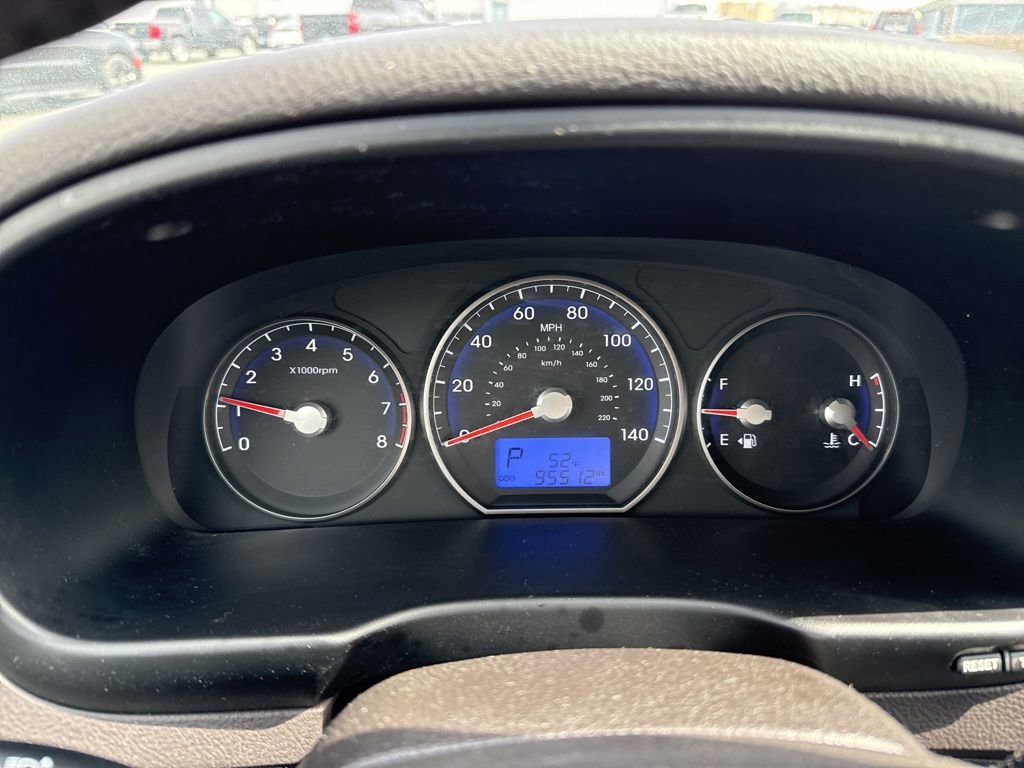 Used 2012 Hyundai Santa Fe SE image 9