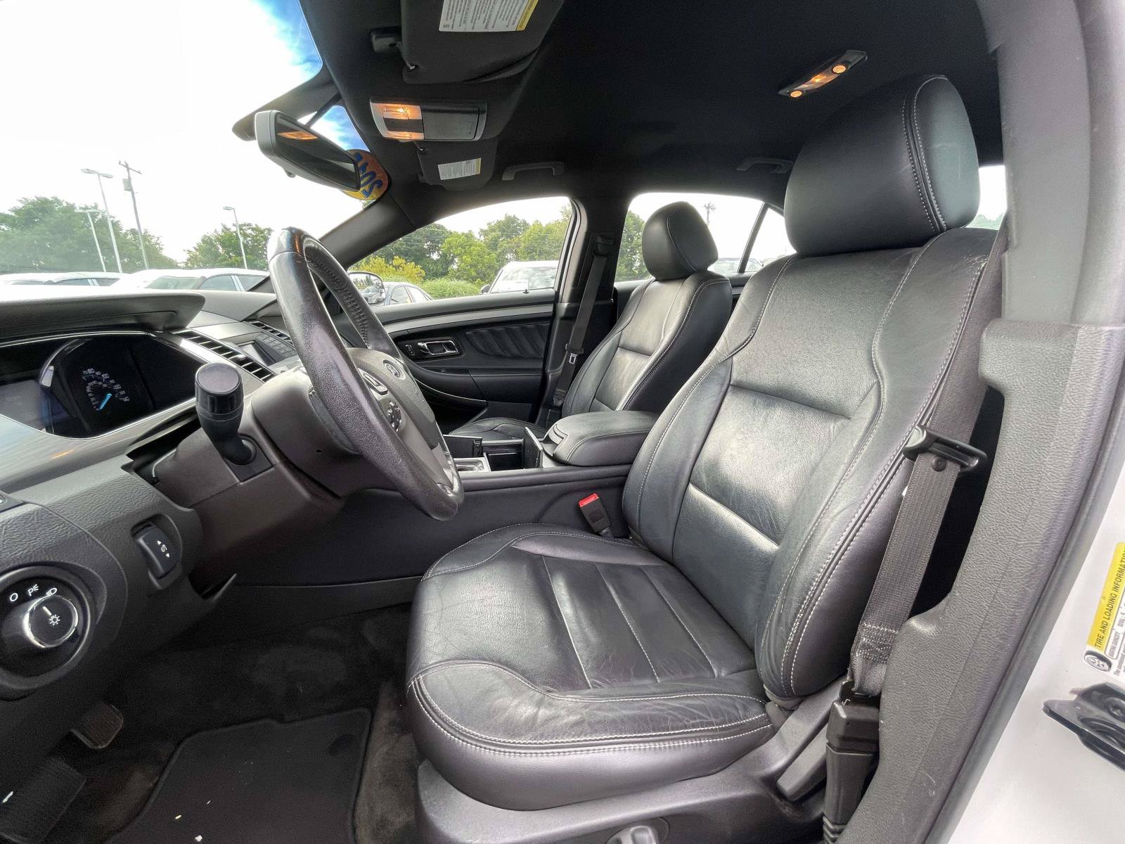 Used 2015 Ford Taurus SEL FWD image 16