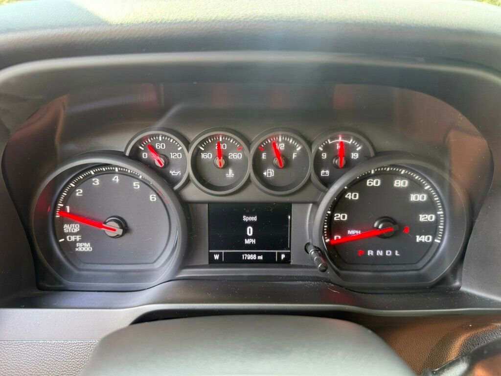 Used 2025 Chevrolet Silverado 1500 Custom image 4