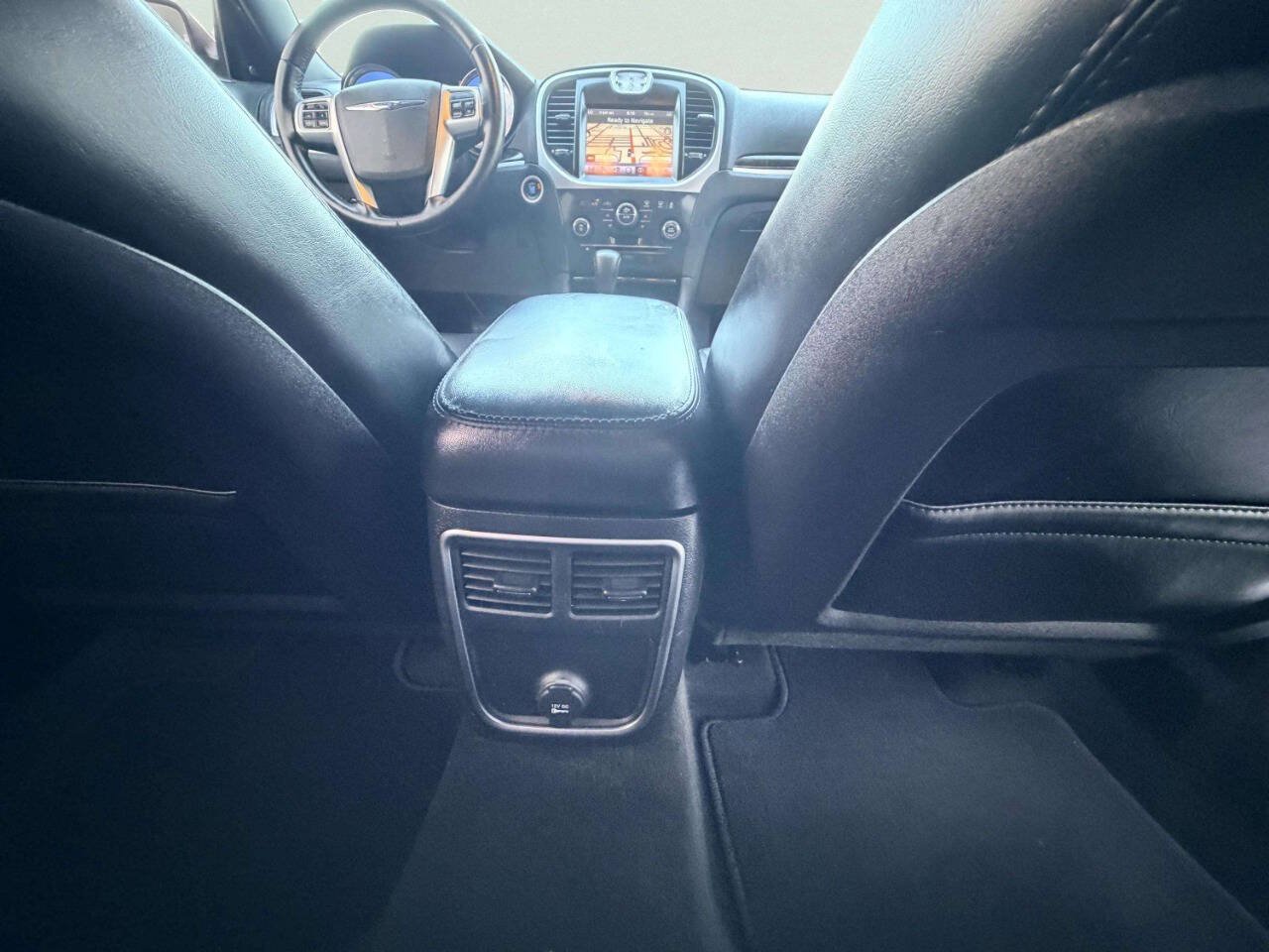 Used 2011 Chrysler 300 Limited RWD image 22