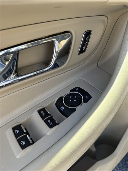Used 2017 Ford Taurus Limited image 13