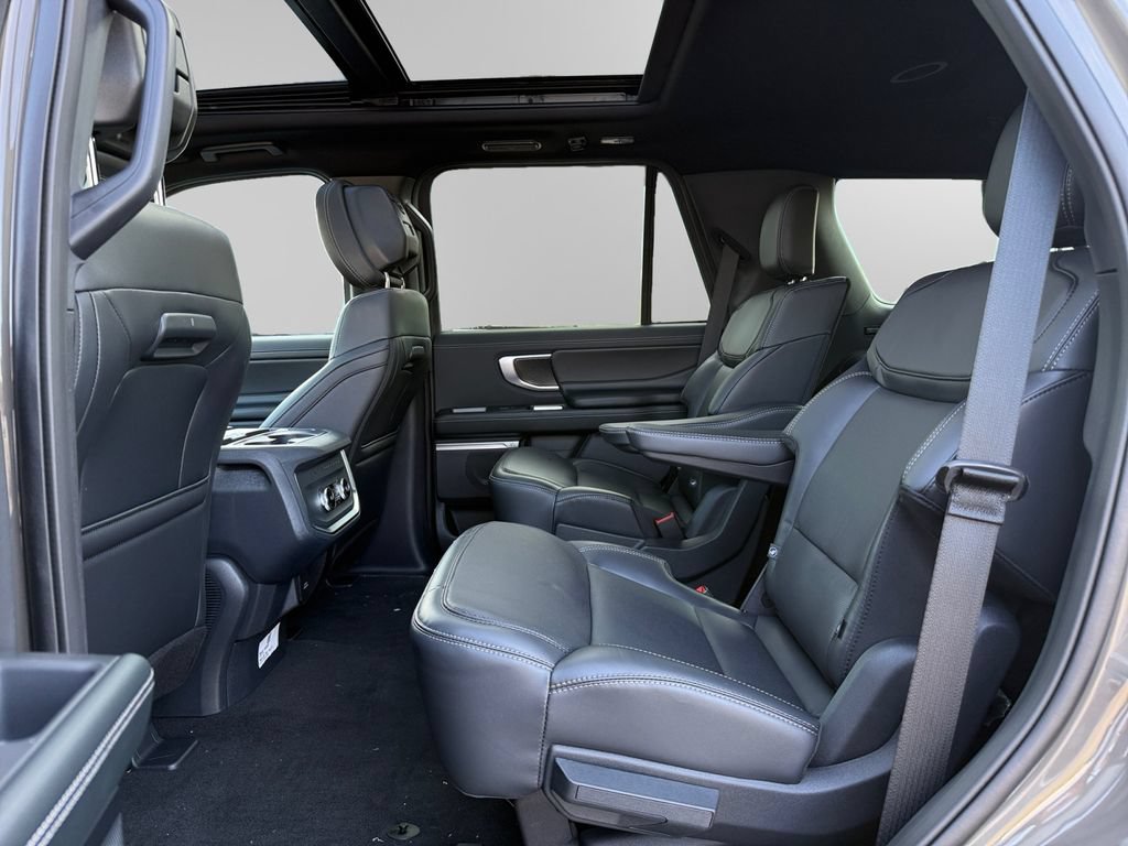 New 2026 Ford Expedition Platinum w/ Stealth Appearance Package AWD/4WD image 15