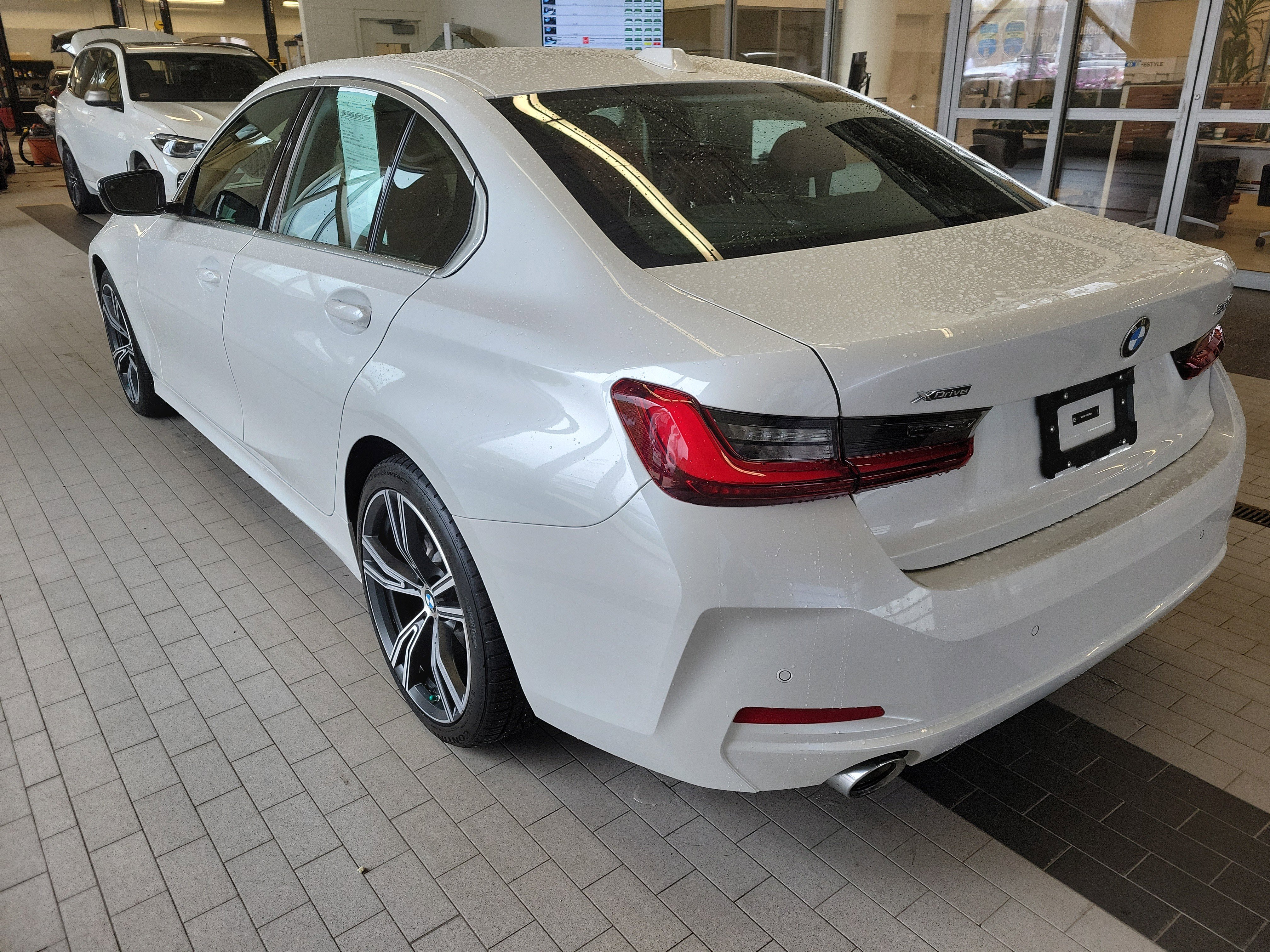 Used 2024 BMW 330i xDrive Sedan w/ Convenience Package AWD/4WD image 7