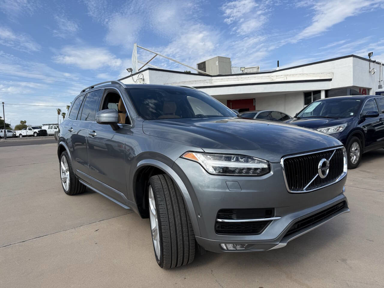 Used 2018 Volvo XC90 T6 Momentum w/ Convenience Package image 2