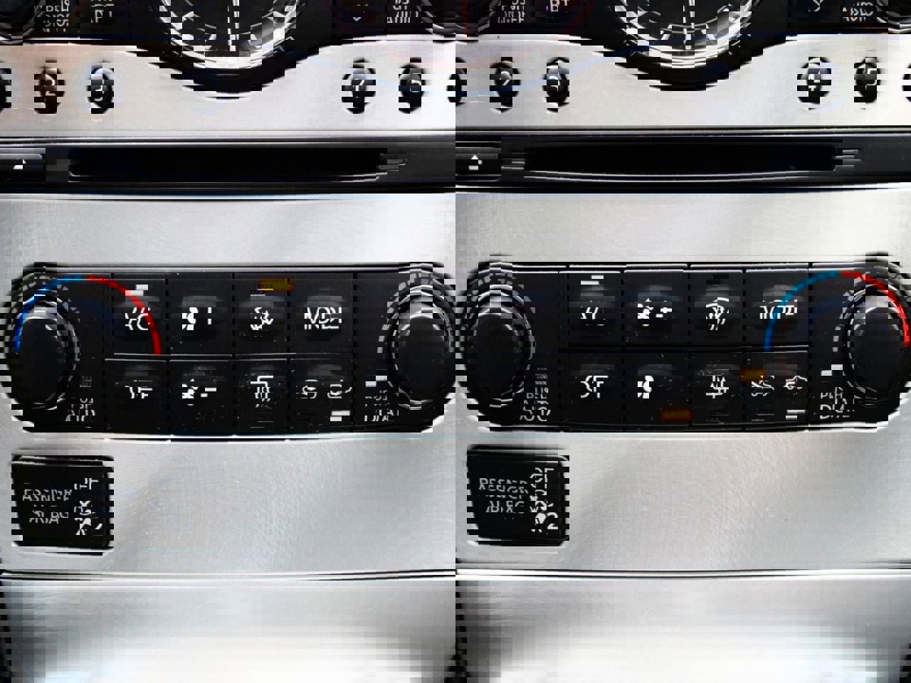 Used 2014 INFINITI Q60 Journey w/ Premium Package image 20