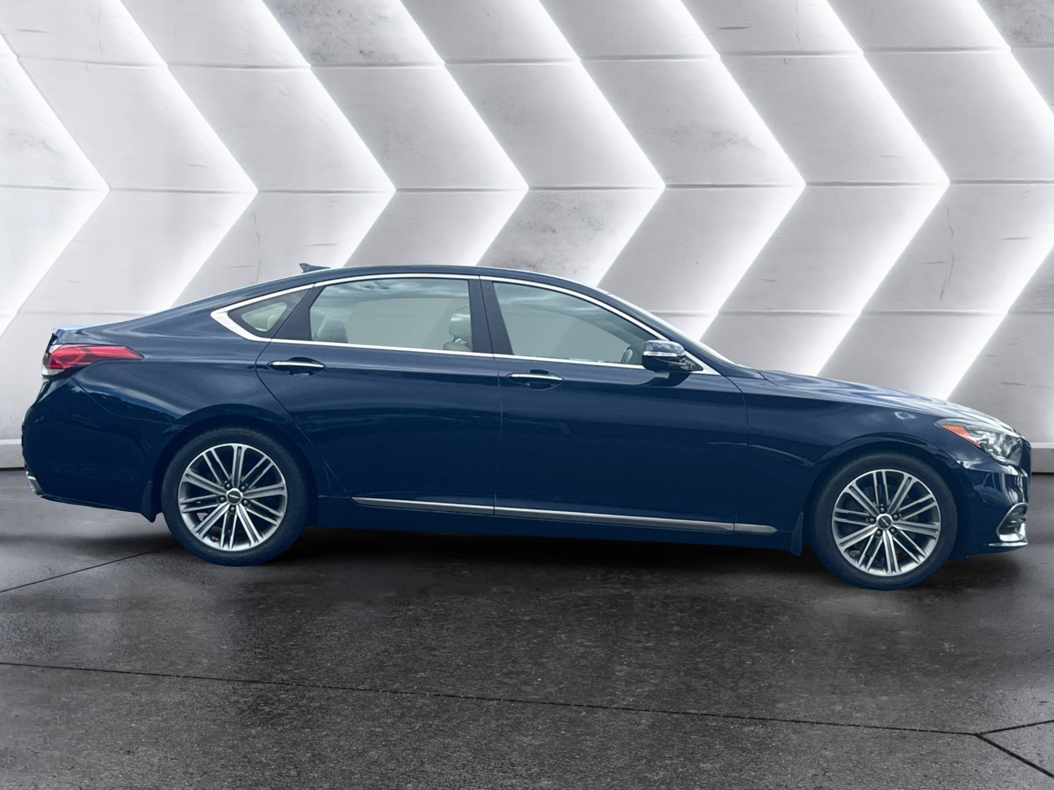Used 2019 Genesis G80 3.8 RWD image 4