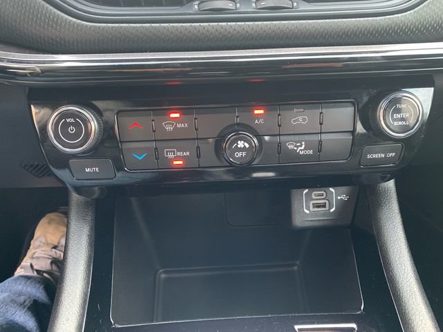 Used 2023 Jeep Compass Altitude image 34