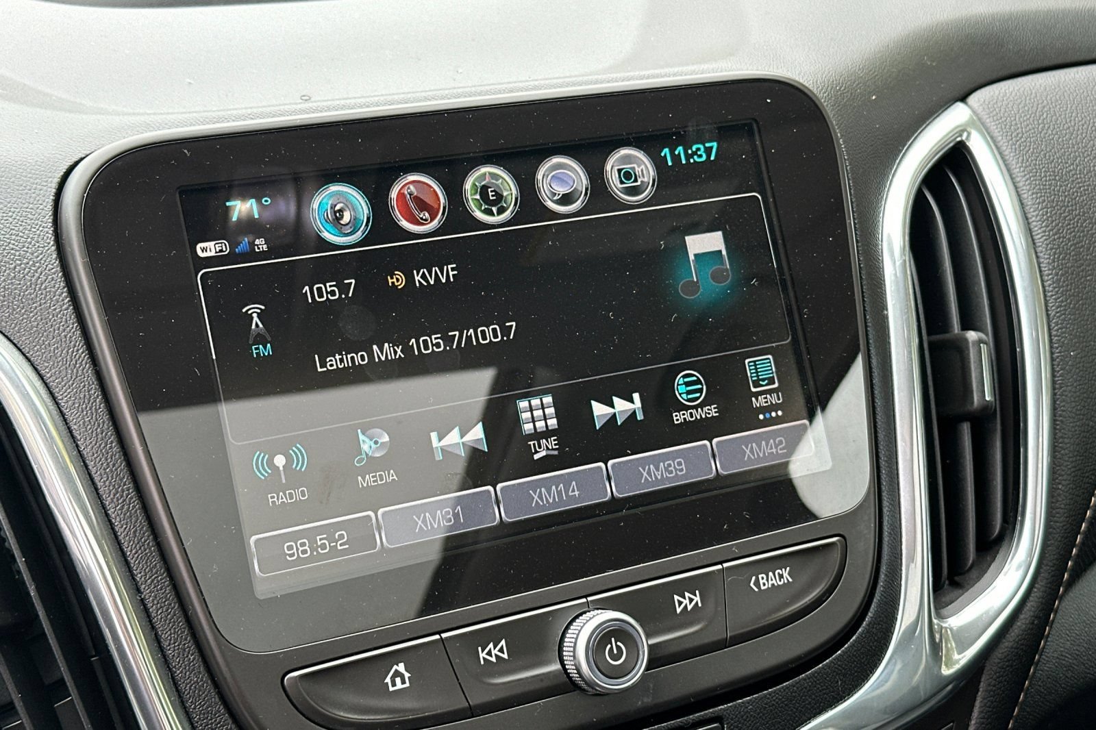 Used 2018 Chevrolet Equinox Premier AWD/4WD image 18