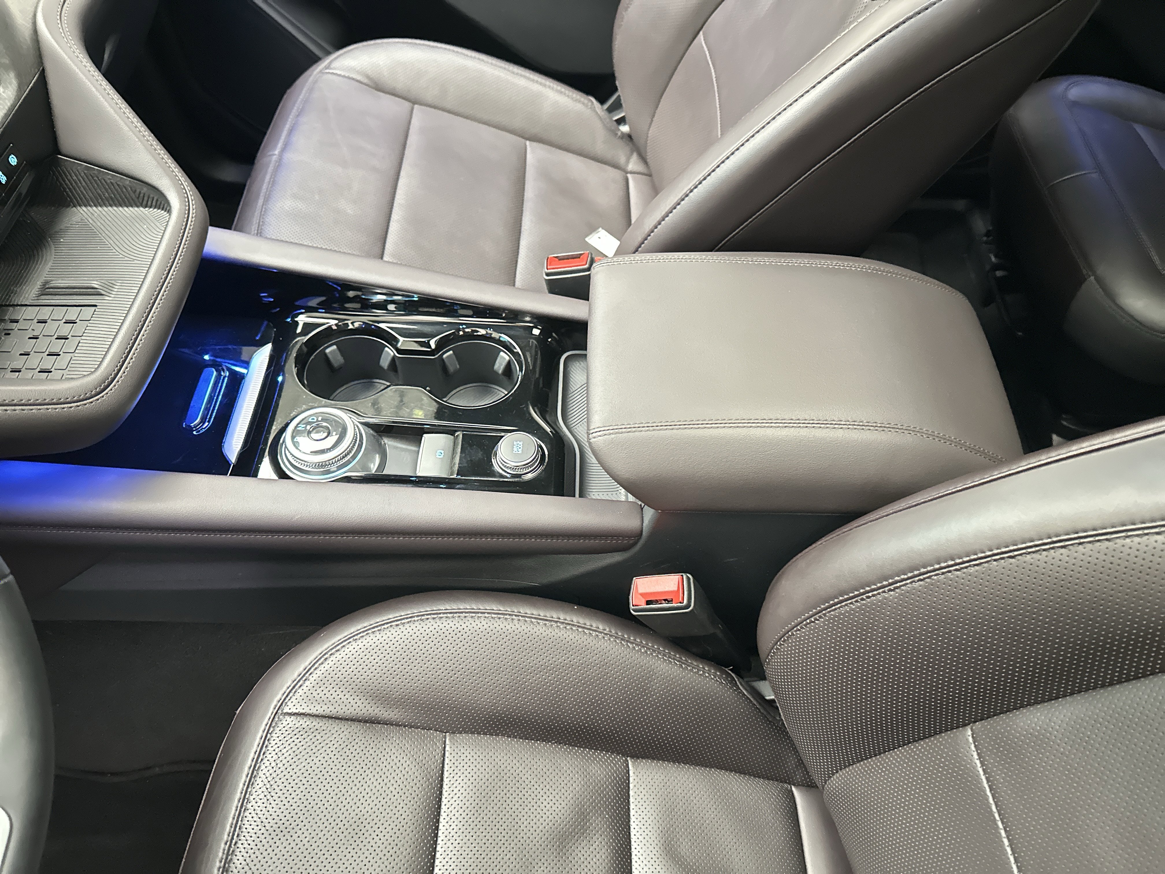 Used 2025 Ford Explorer Platinum w/ LUX Leather Package image 46