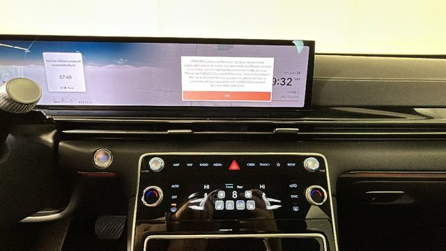 Used 2025 Genesis GV80 2.5T Standard AWD/4WD image 23
