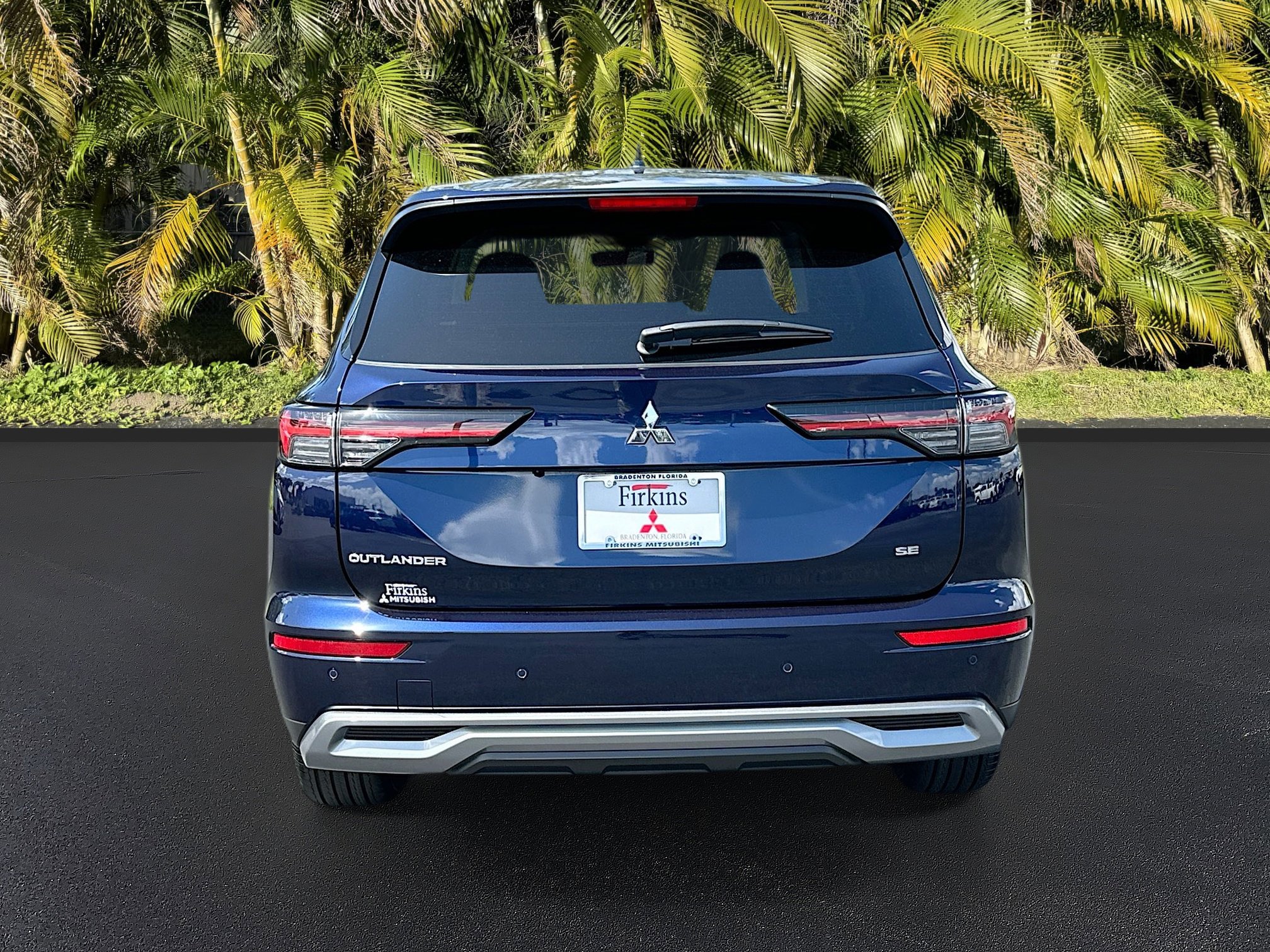 New 2025 Mitsubishi Outlander SE image 4