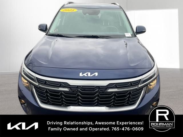 Certified 2025 Kia Seltos EX w/ EX Sunroof Package image 2