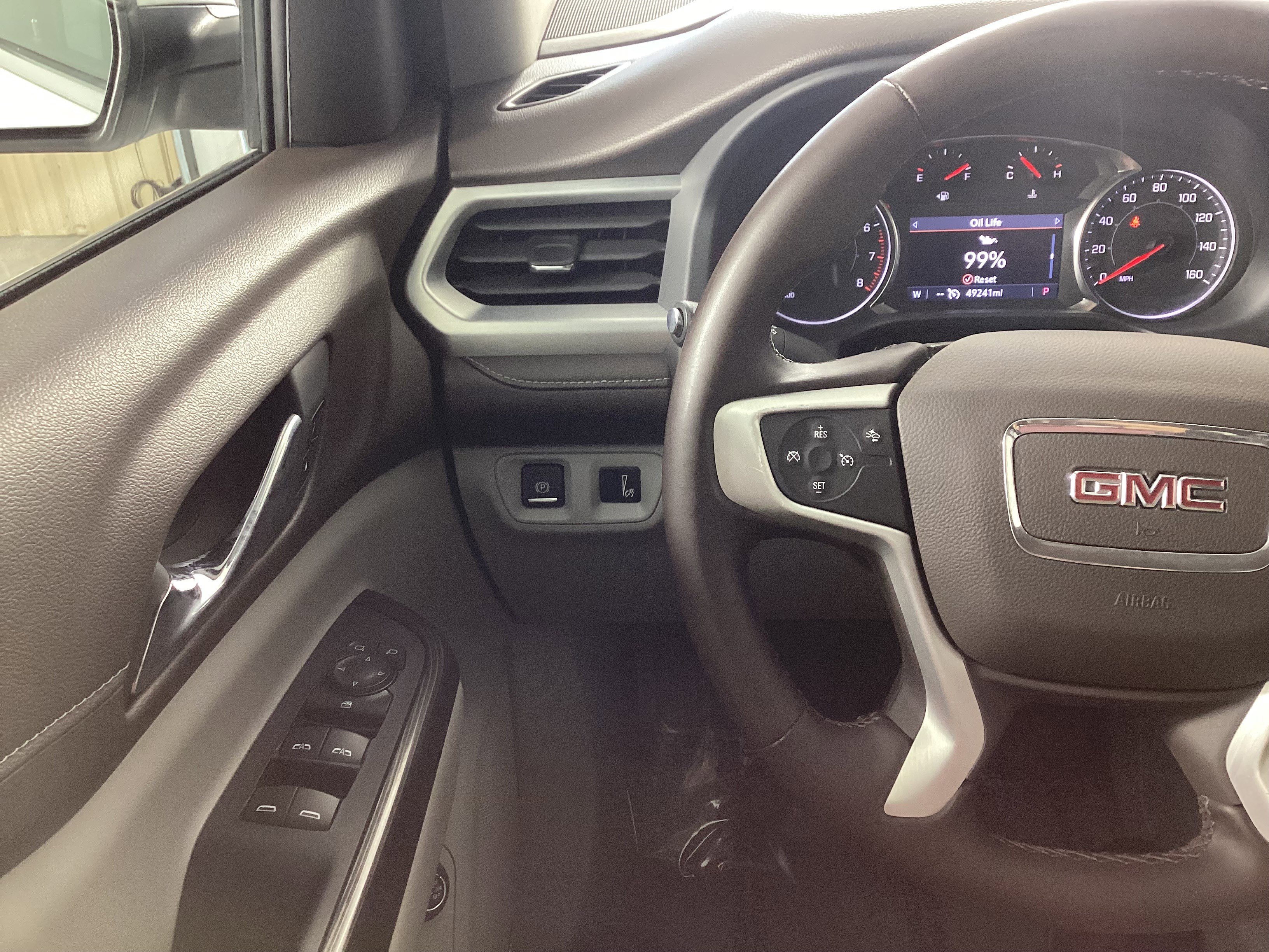 Used 2023 GMC Acadia SLT image 24
