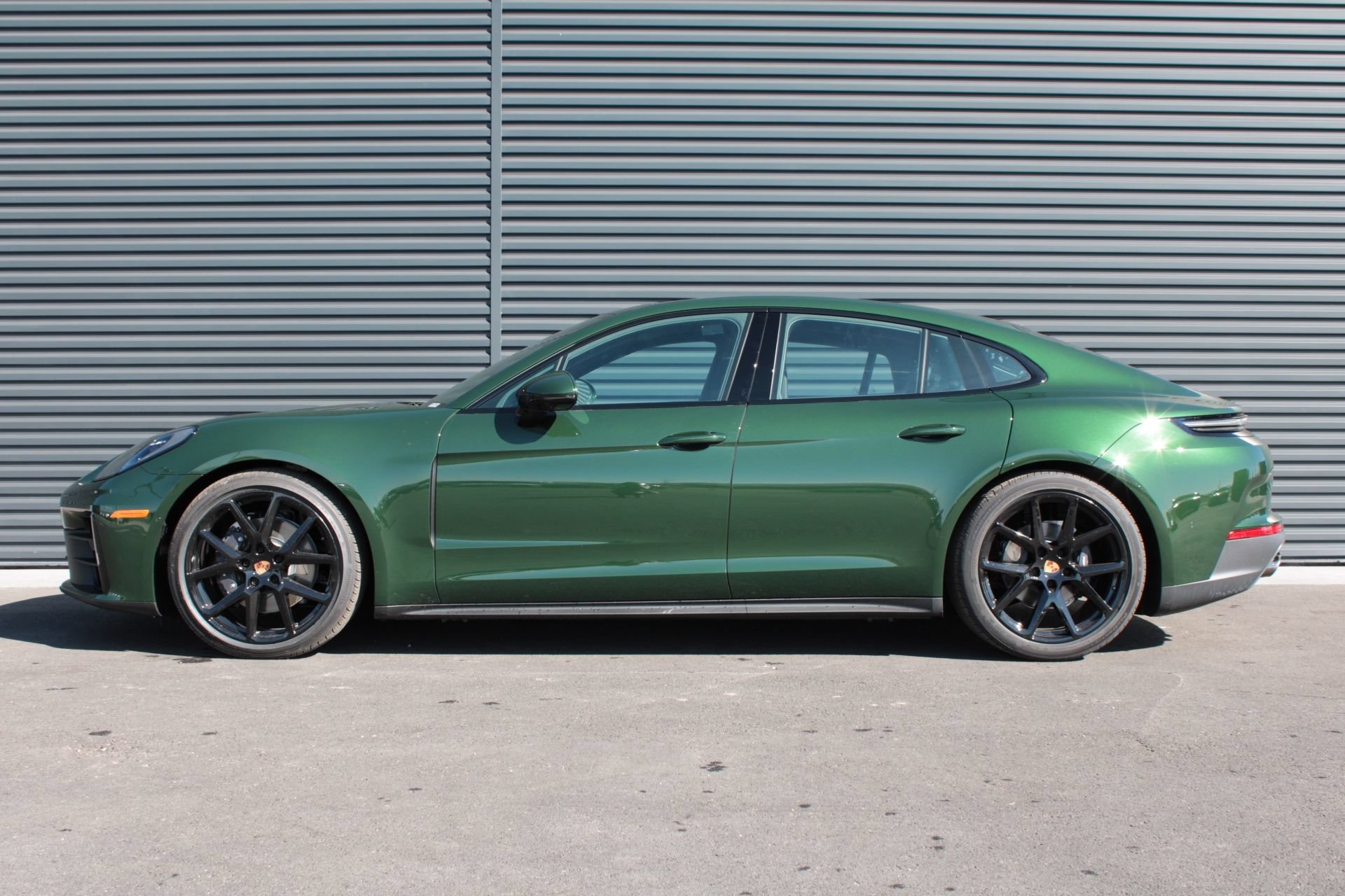 New 2026 Porsche Panamera 4 AWD/4WD image 2